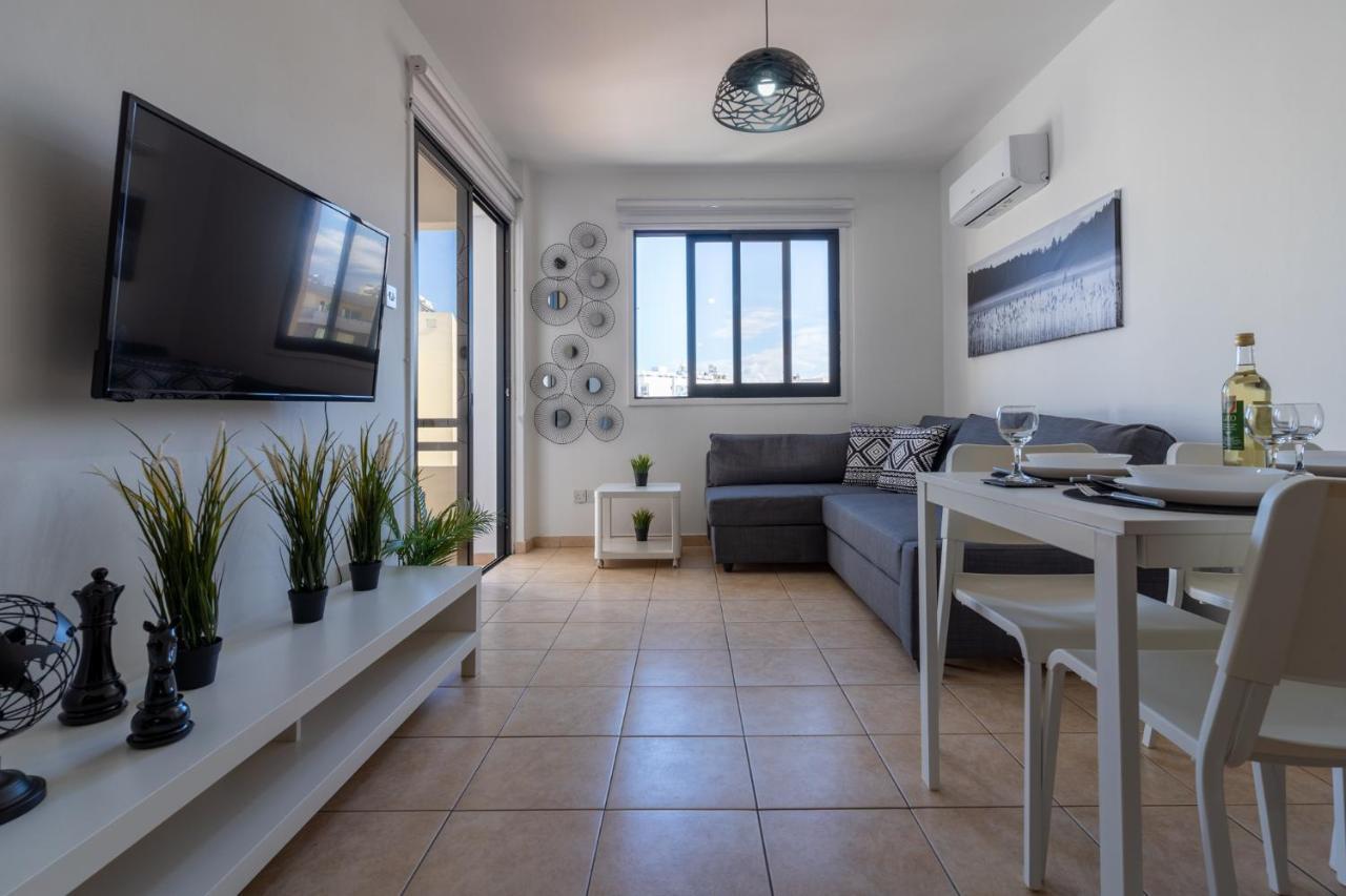 Polyn 1- Bedroom Apartment In Larnaka Exterior foto