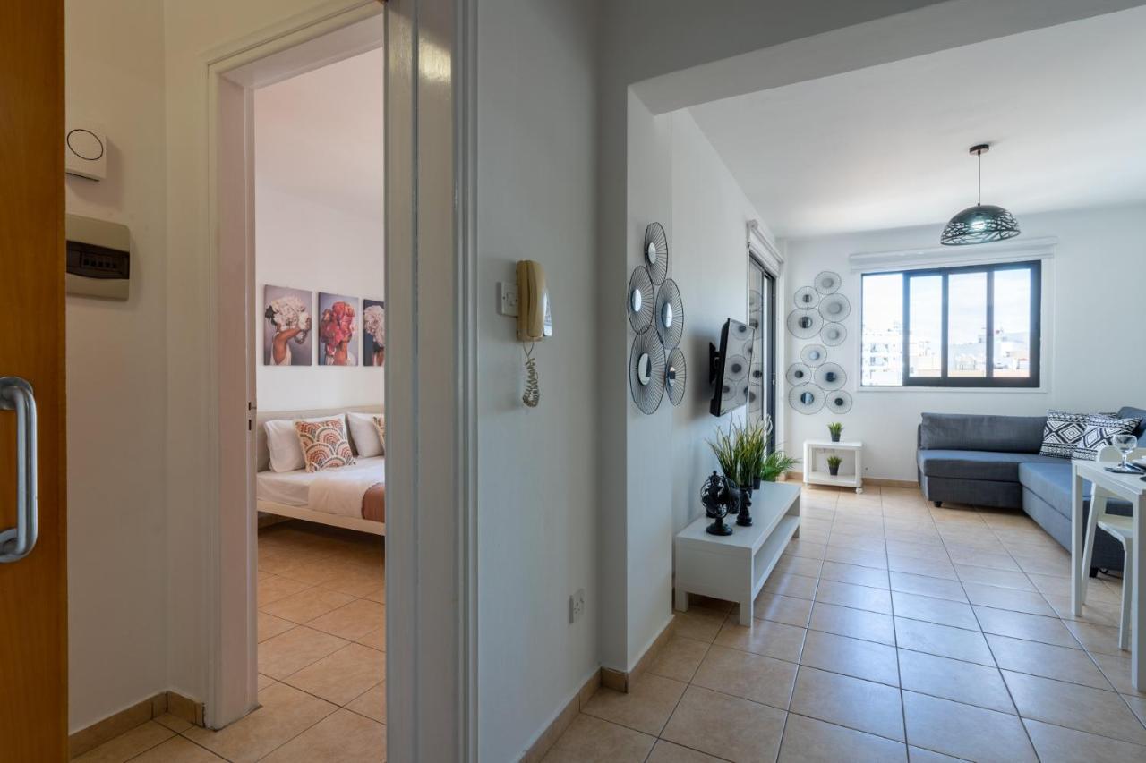 Polyn 1- Bedroom Apartment In Larnaka Exterior foto
